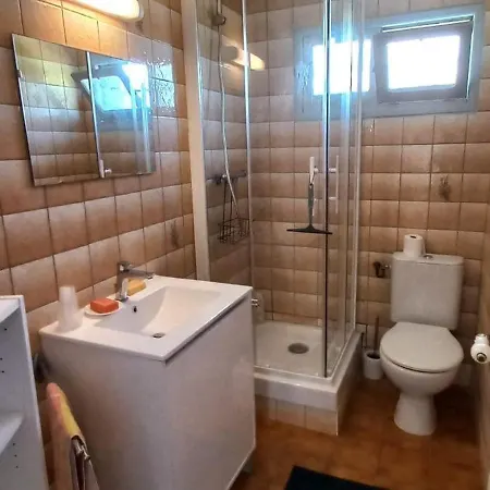 Grande Maison Pour 12 Personnes Idealement Situee A Valras-Plage